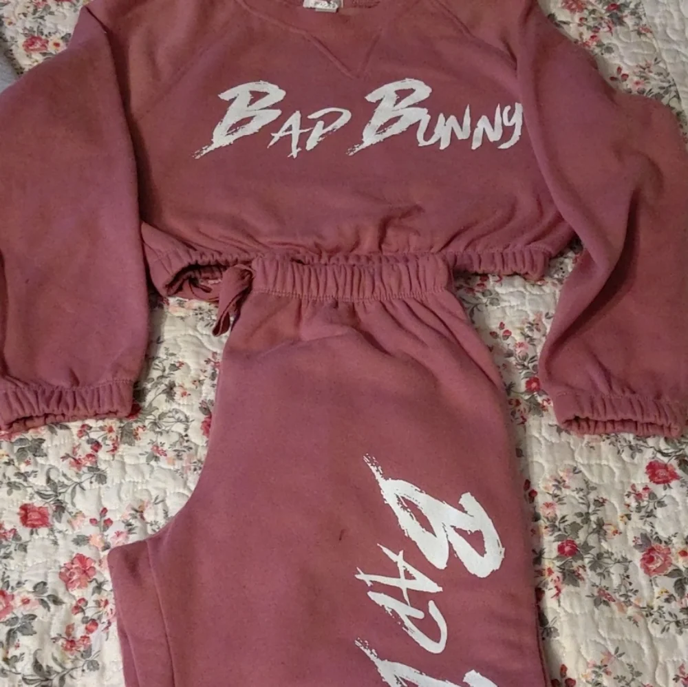 New Crop Top Sweat Suits - Picture 5 of 5